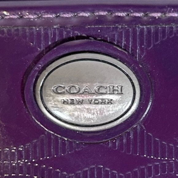 Coach Peyton Dark Purple Signature Patent Leather Wristlet Wallet F52078 - Picture 2 of 5